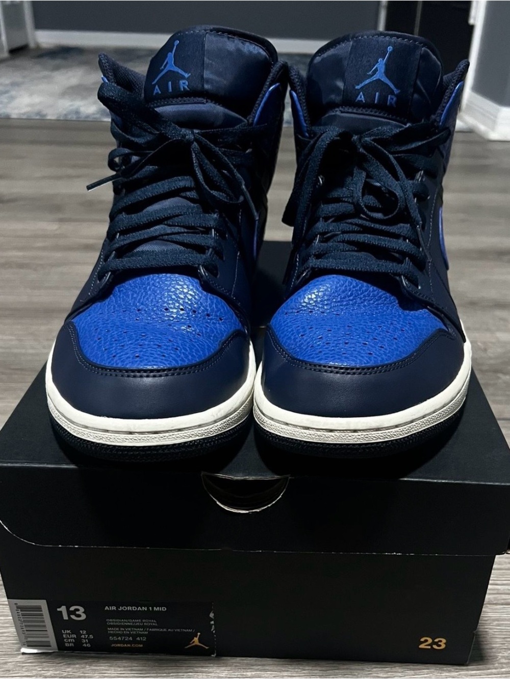 Air Jordan 1 Retro Mid Obsidian Royal